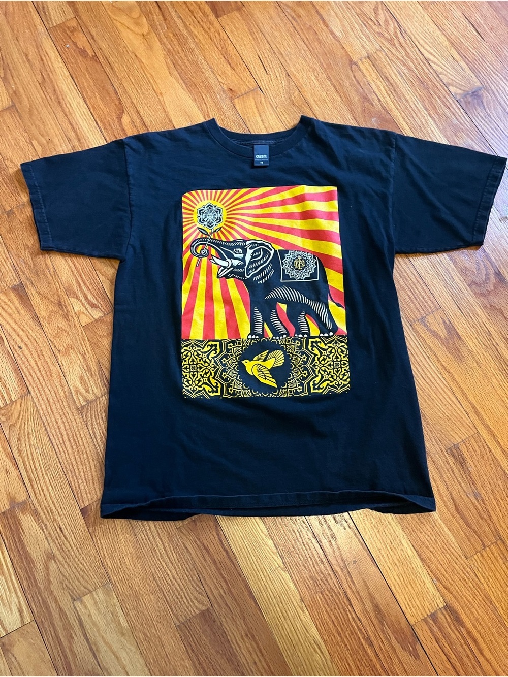 Obey Black Tee Peace Elephant Graphic size M